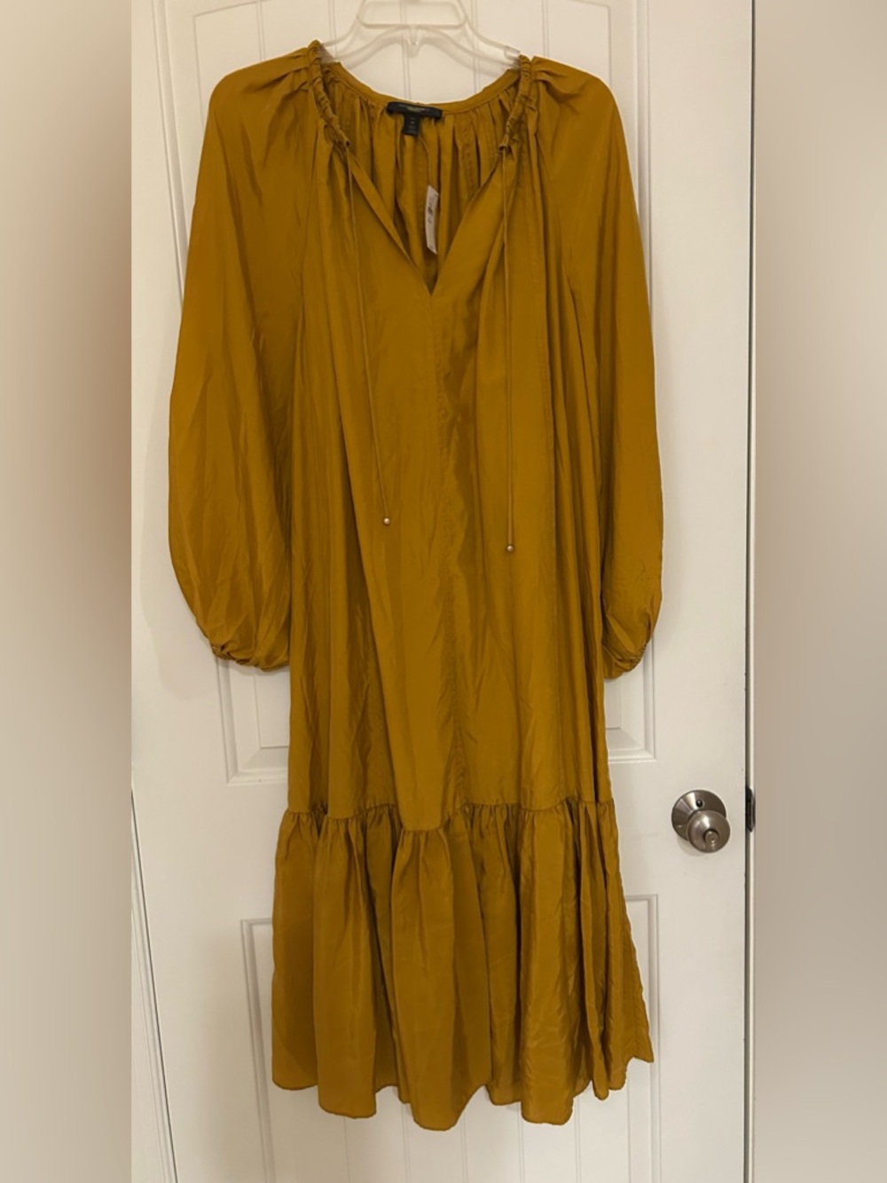 Banana Republic Silk Long-Sleeve Midi Dress Size Medium Petite Gold NWD - Picture 4 of 15